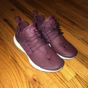 Nike Women’s Air Presto Leather